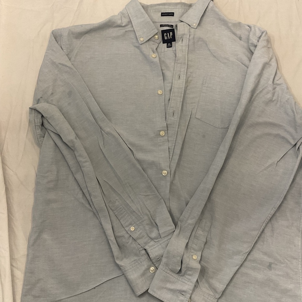 Gap button up